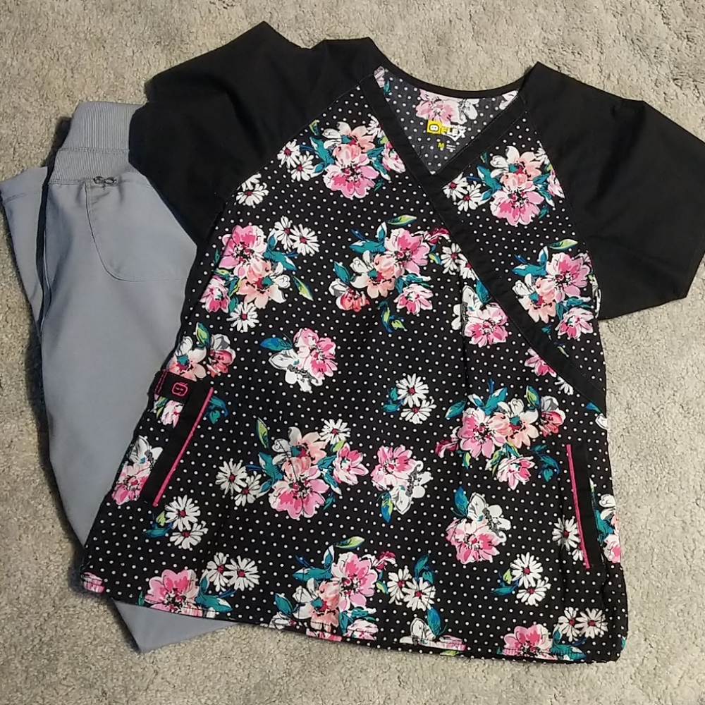 Scrub set